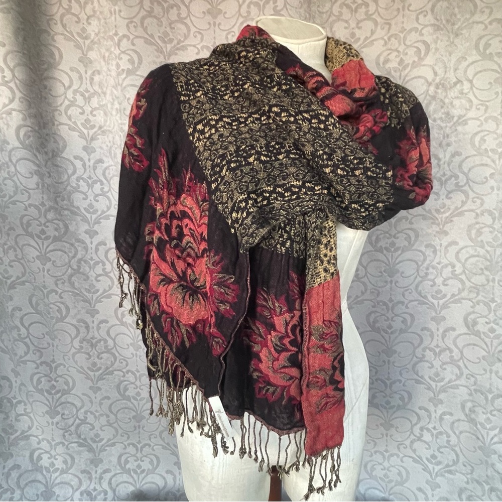 Floral Patterned Scarf with Fringe